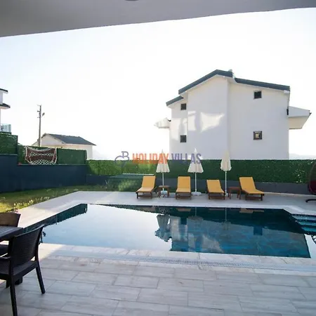 Villa Deren 1 *
