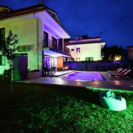 Deren 1 Villa *